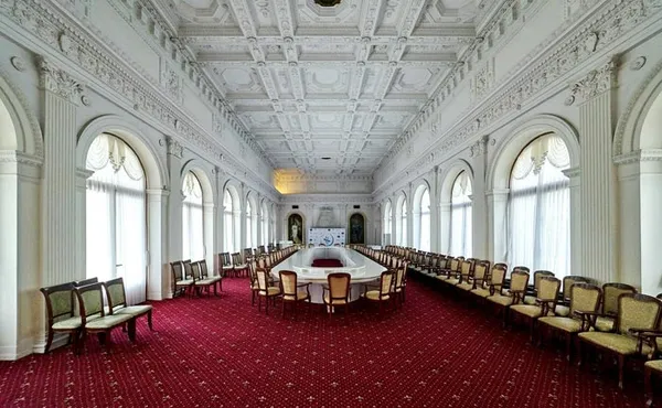 Помещение Парадной столовой было самым большим во дворце