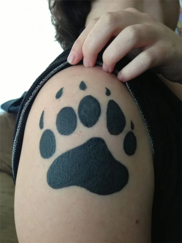 Татуировки в виде лапки. Отпечаток лапы собаки. 6
