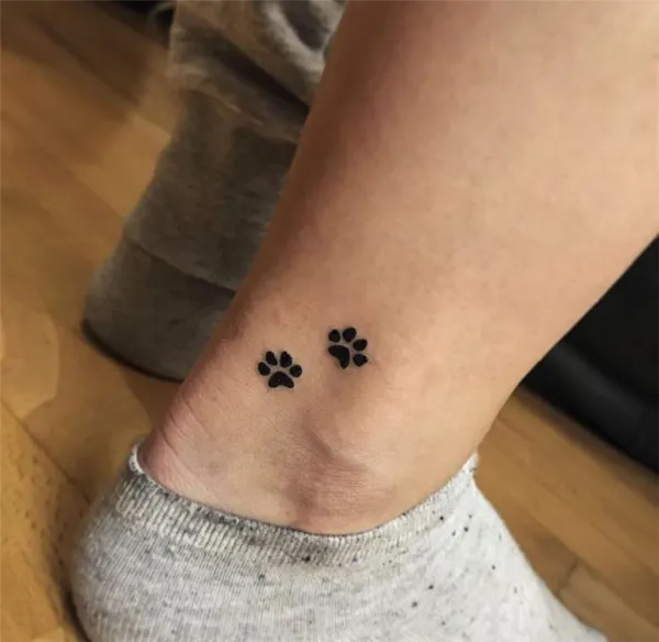 Татуировки в виде лапки. Отпечаток лапы собаки. 8