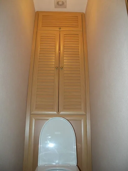 Как сделать дверцы для сантехнического шкафа в туалете – варианты конструкции. Дверки в туалете за унитазом. 5