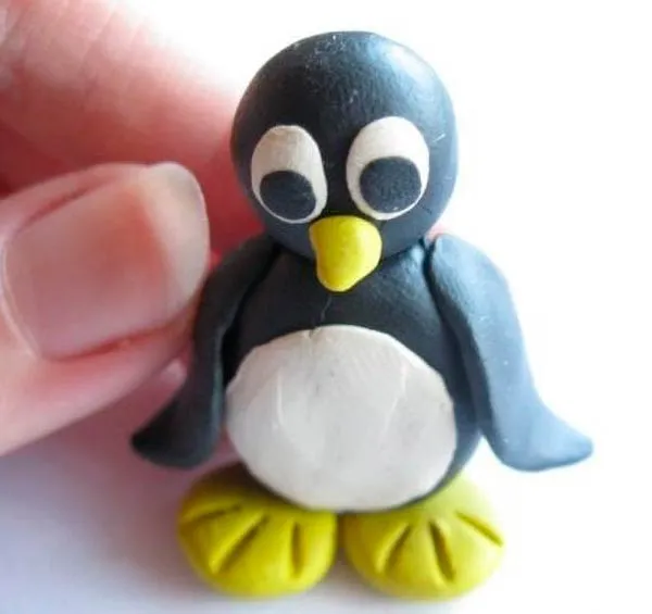 Пингвин из пластилина
