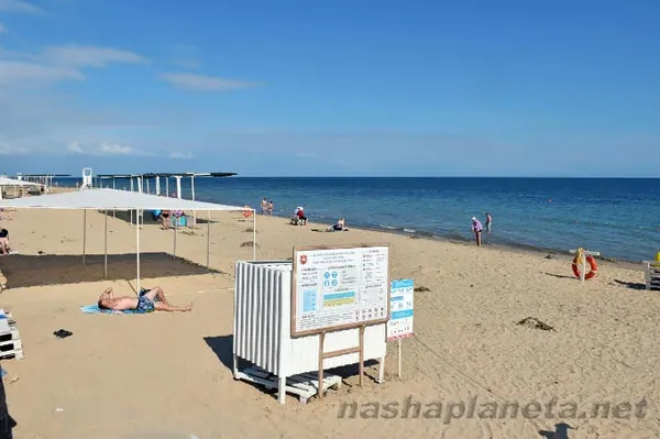 Пляж в Заозерном, Крым