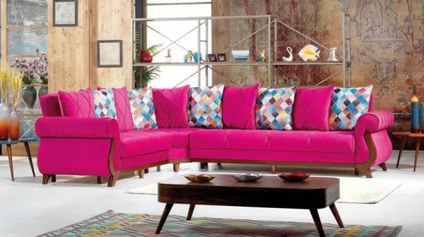 Розовый диван — кому по вкусу: гармония цвета, стили интерьера. Бледно розовый фон. 18