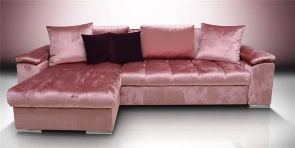 Розовый диван — кому по вкусу: гармония цвета, стили интерьера. Бледно розовый фон. 4