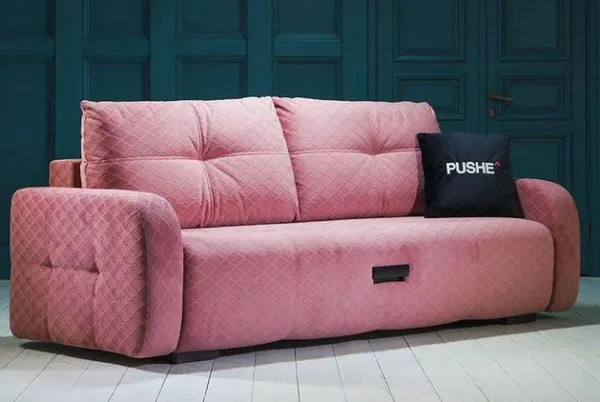 Розовый диван — кому по вкусу: гармония цвета, стили интерьера. Бледно розовый фон. 28