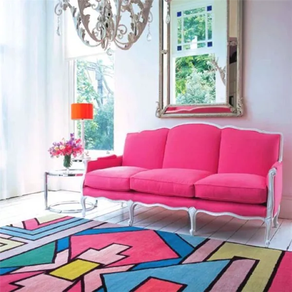 Пыльно-розовый диван