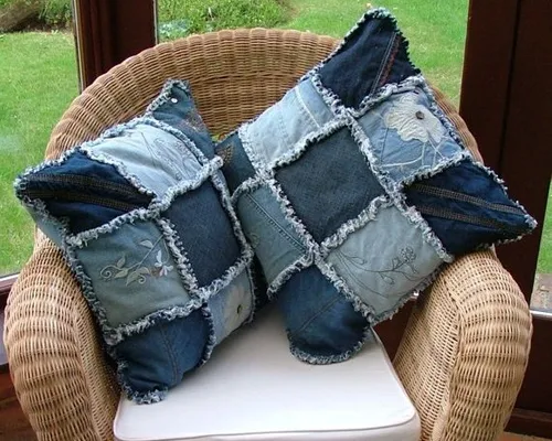 Сшить подушки из старых джинсов