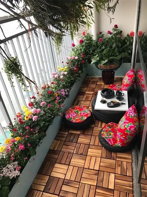 Как использовать цветы для оформления балкона и лоджии. Цветы на балконе. 8