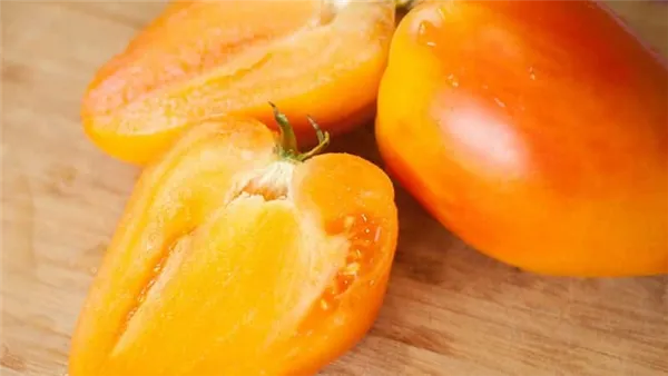 Вкусный и устойчивый сорт с повышенным содержанием бета-каротина - томат 
