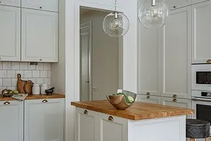 Белая кухня с деревянной столешницей: 60 современных фото и вариантов дизайна. Белая кухня с деревянной столешницей. 9