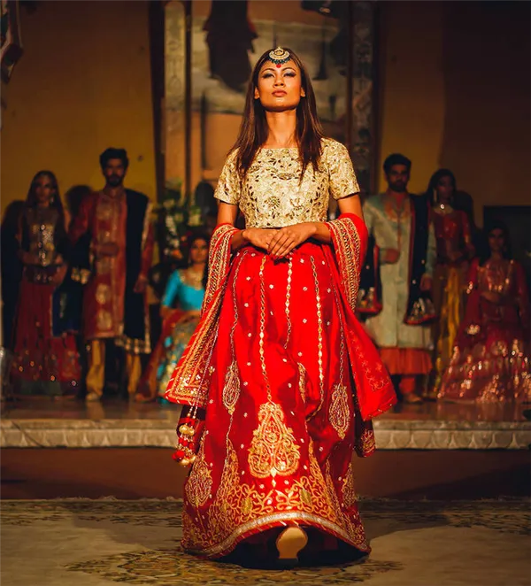 Красивые платья в индийском стиле — достойные богинь, фото № 11