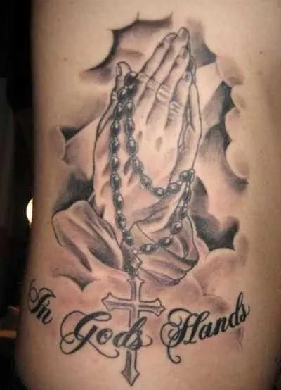 Тату руки молящегося с крестом: для мужчин и девушек. Руки в молитве. 2