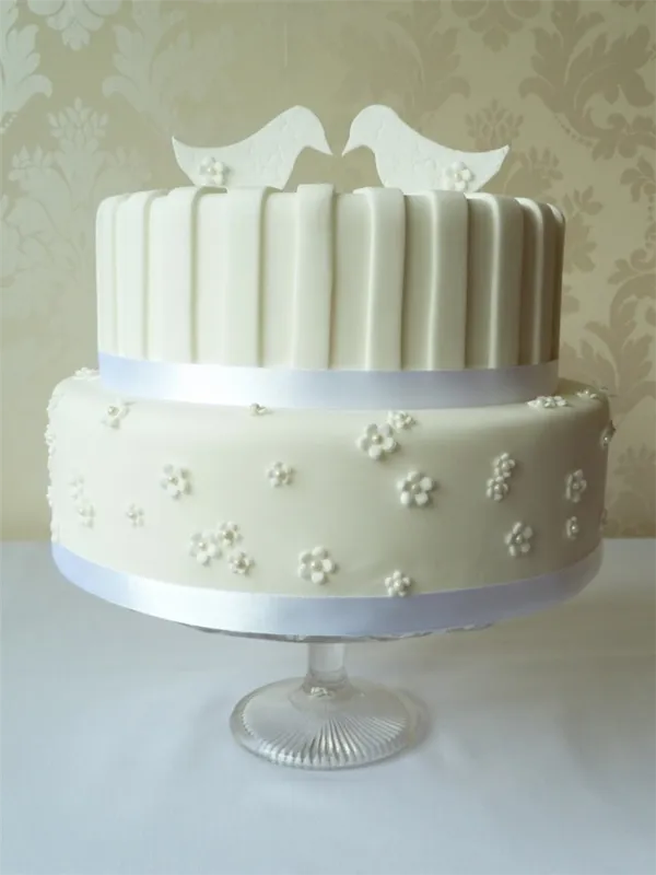 Свадебные торты (двухъярусные). Свадебный торт двухъярусный. 37
