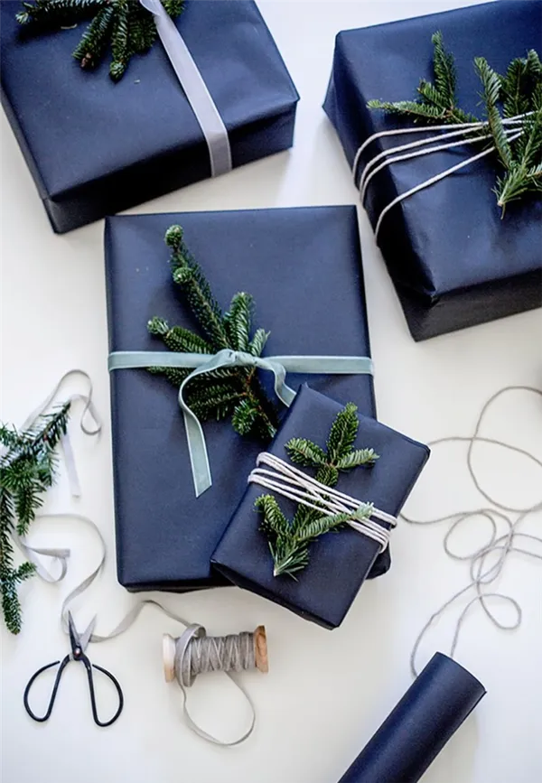 Как упаковать подарок в подарочную бумагу: пошаговая инструкция видео. Как упаковать подарок. 18