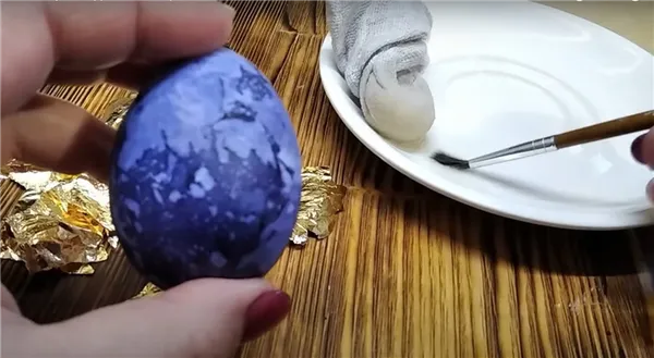 Покраска яиц на Пасху чаем каркаде. Как покрасить яйца в каркаде. 24