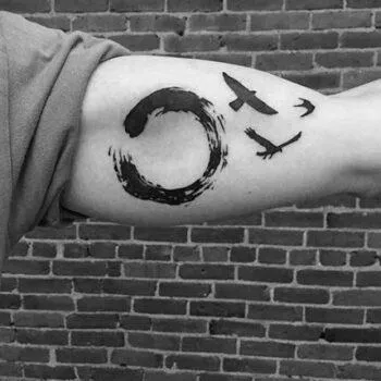 Значение татуировки круг, дизайн и идеи. В виде круга. 5