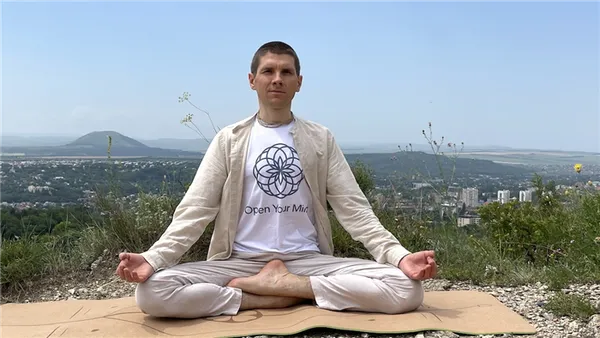 Как правильно сидеть при медитации в йоге. Позы для медитации. 11