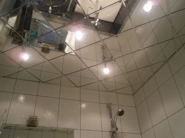 Зеркальный потолок в ванной — виды и особенности. Зеркальный потолок в ванной. 24